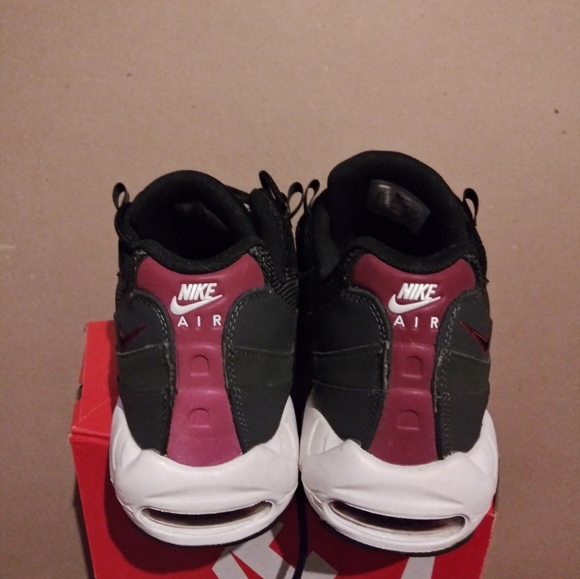 Nike Air Max 95 Essential - Picture 4 of 9
